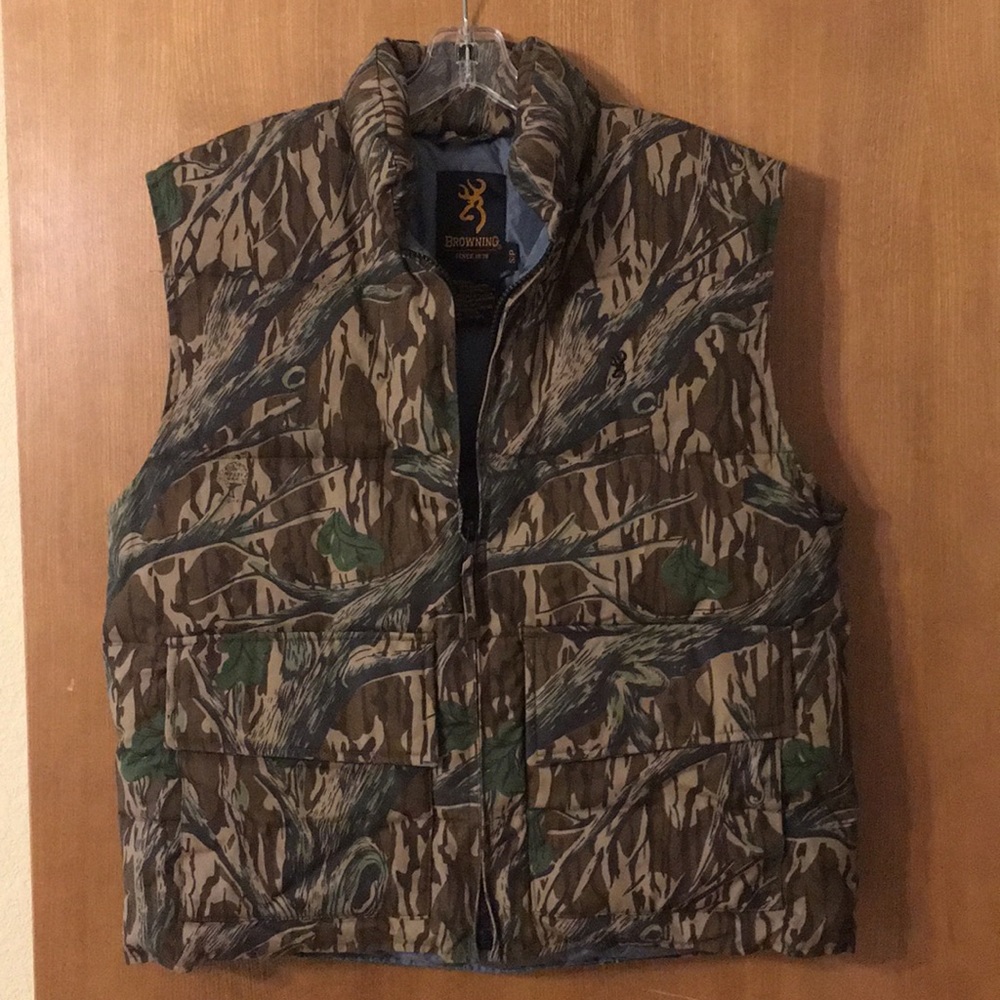 Browning Camo Vest, Size S/P, never worn, NWOT